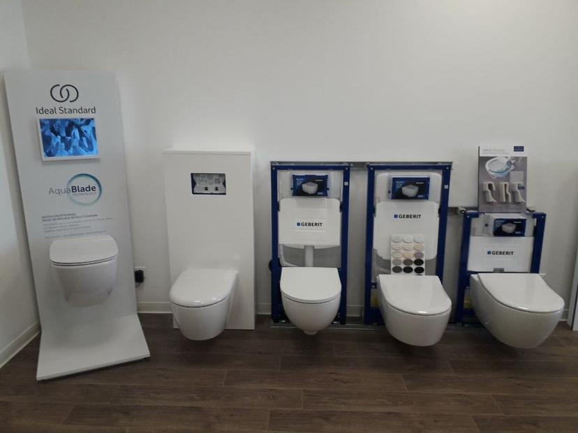 Toilettes suspendues modernes Geberit AquaBlade