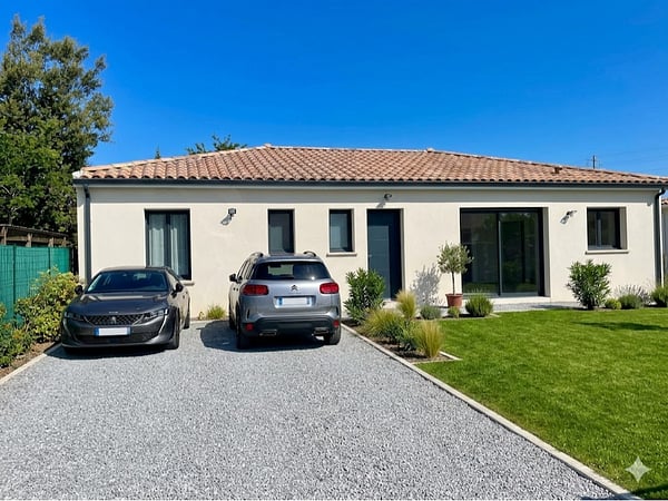 MAISONS 100 M2 SUR LA COMMUNE DE BLANQUEFORT Maisons LARA